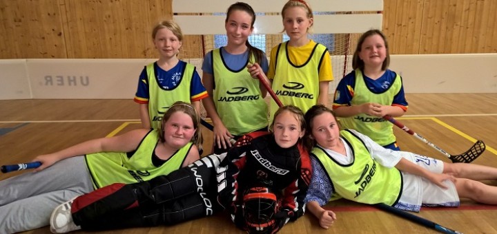 Dívčí tým florbal Telnice